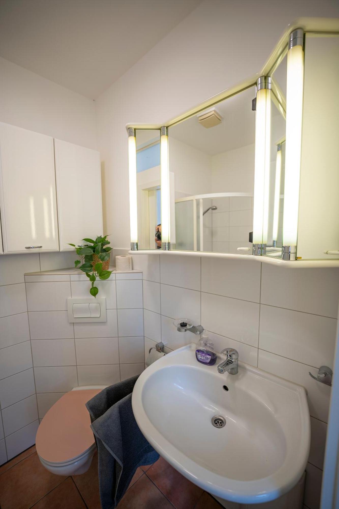 Appartamento Haus Unterm Mammutbaum - Elberadweg Magdeburgo Esterno foto