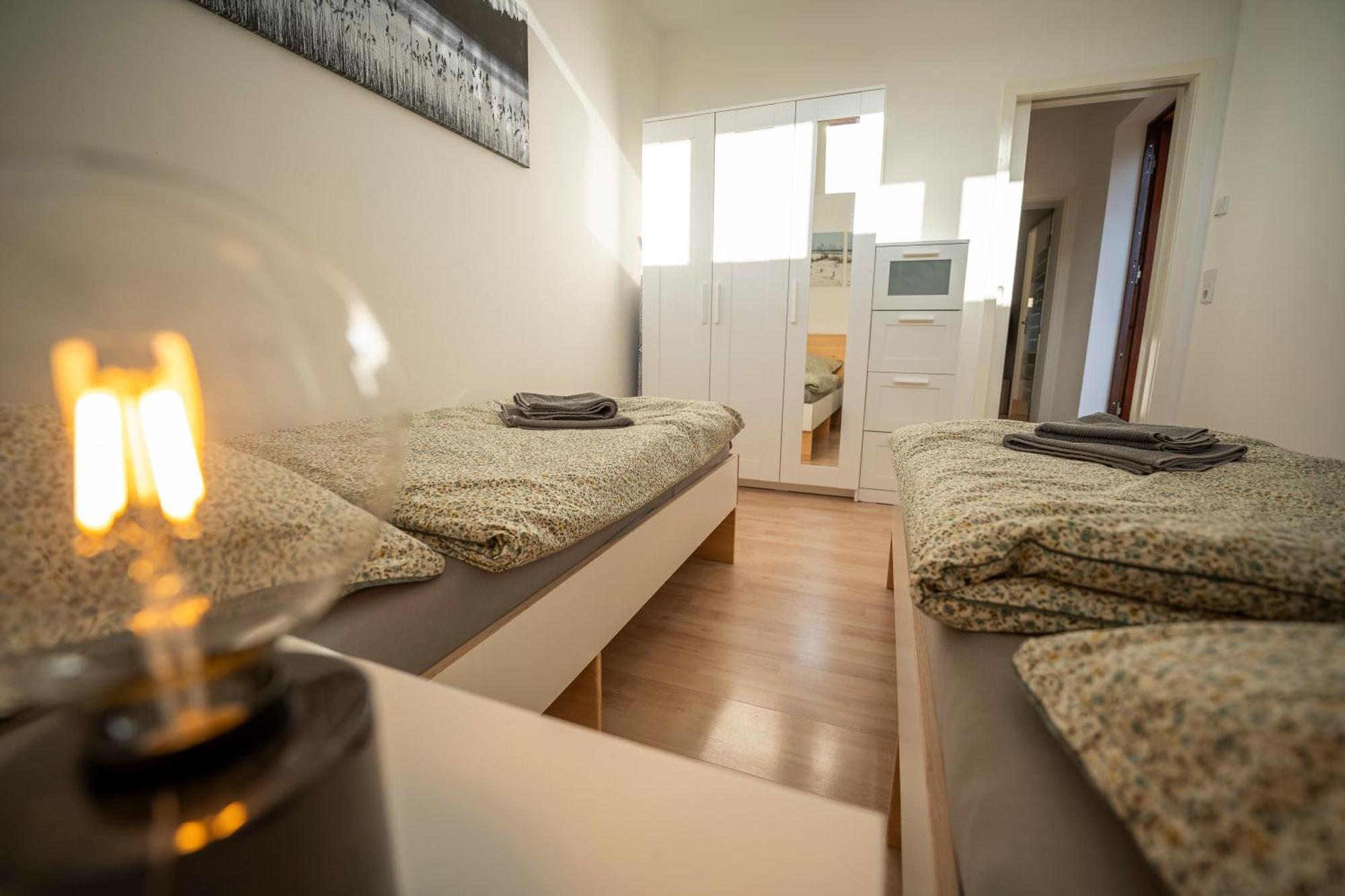 Appartamento Haus Unterm Mammutbaum - Elberadweg Magdeburgo Esterno foto